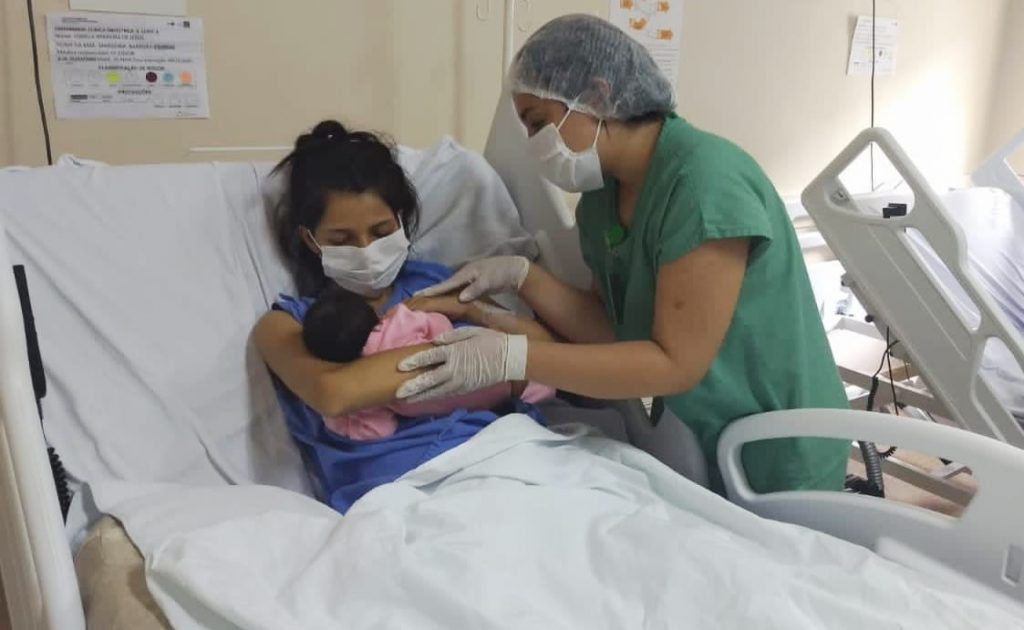 Hospital Regional de São Luís de Montes Belos inova utilizando fonoaudióloga no acompanhamento pós-parto
